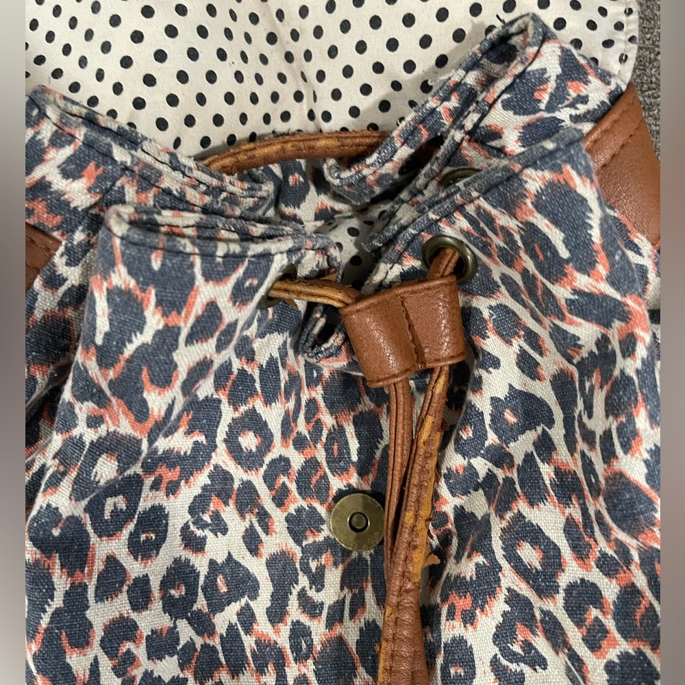 Leopard Backpack - Picture 3 of 7
